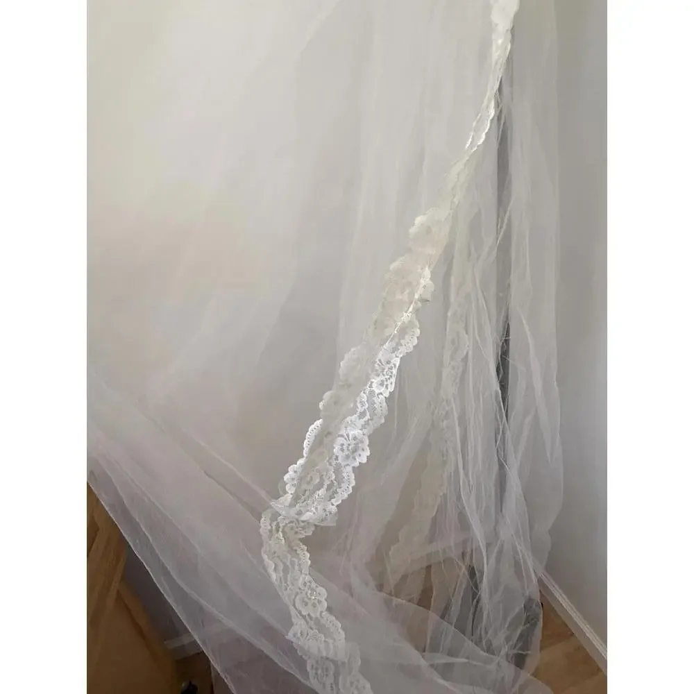 Very Long Vintage White Lace Trim Bridal Veil - Picture 6 of 14